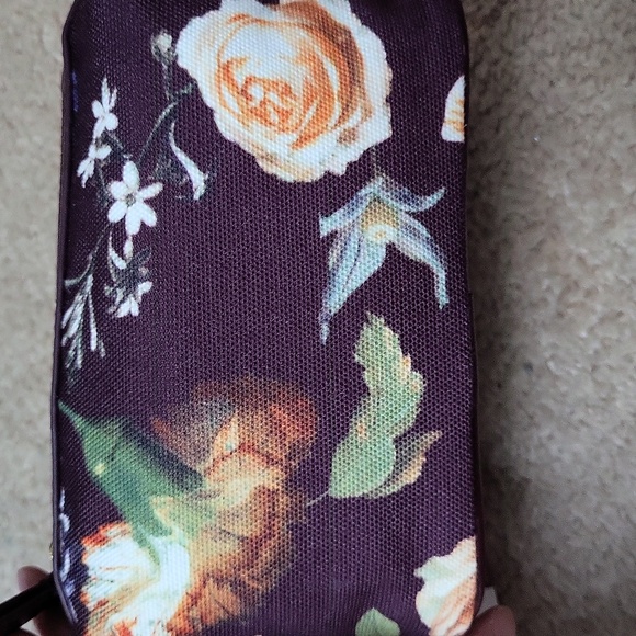 NWT! Floral Burgundy Dropp Kit/Toiletry Bag/Makeup Bag! - Picture 16 of 16